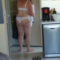 Femme à Villeneuve d'Ascq cherche homme viril et bien membré