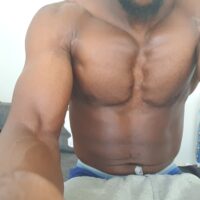 Back bien bâti cherche femme pour plan cul sur Paris